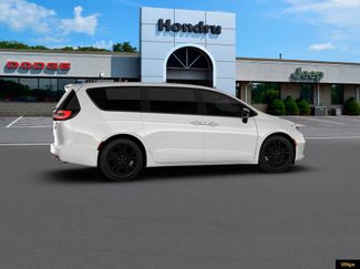 New 2026 Chrysler Pacifica Select image 1