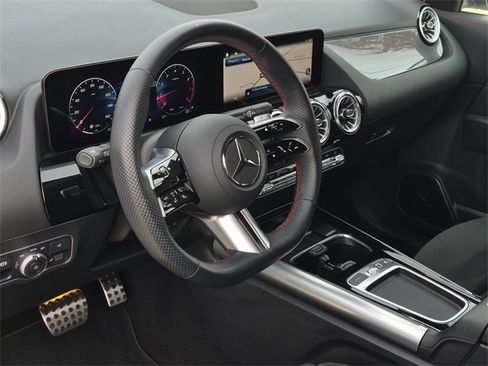 Certified 2025 Mercedes-Benz GLA 250 image 26