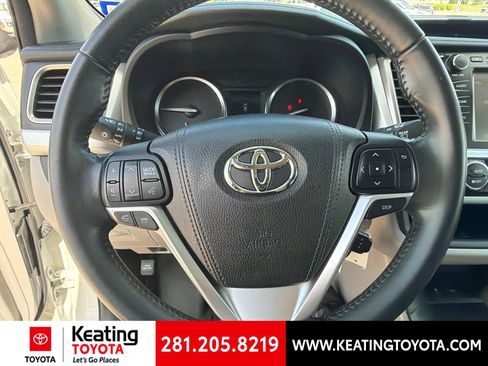 Used 2016 Toyota Highlander Plus FWD image 14
