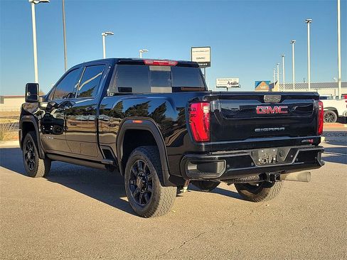 Used 2025 GMC Sierra 2500 AT4 w/ AT4 Premium Plus Package image 7