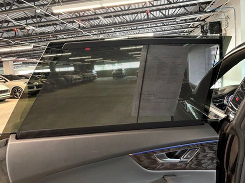 Used 2019 Audi Q8 Prestige w/ Towing Package AWD/4WD image 19