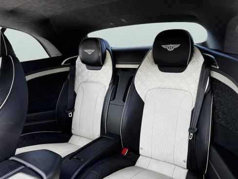 Used 2022 Bentley Continental GT image 47