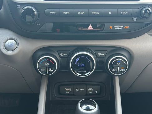 New 2026 Hyundai Venue SEL FWD image 18