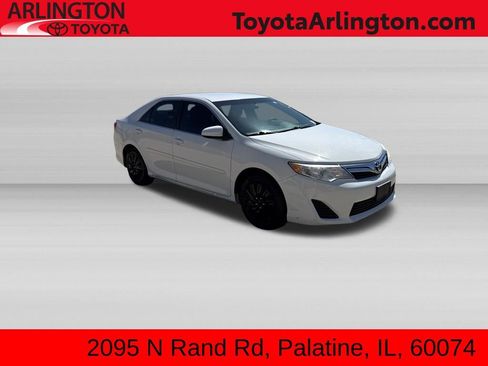 Used 2014 Toyota Camry LE FWD image 1
