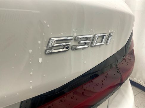 Used 2022 BMW 530i xDrive w/ Premium Package image 27