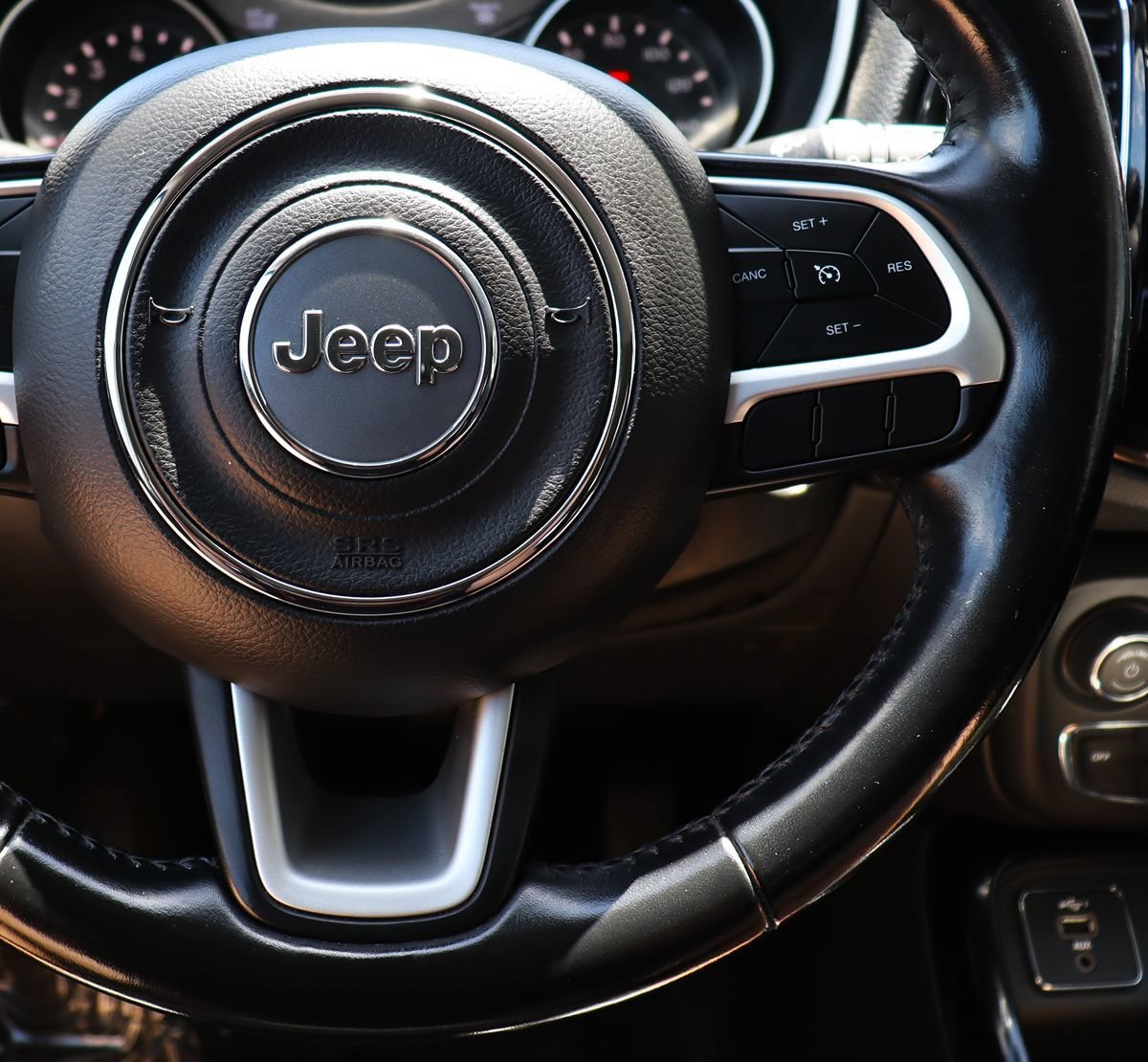 Used 2020 Jeep Compass Latitude FWD image 54