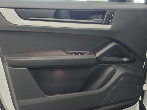 New 2026 Porsche Cayenne image 36