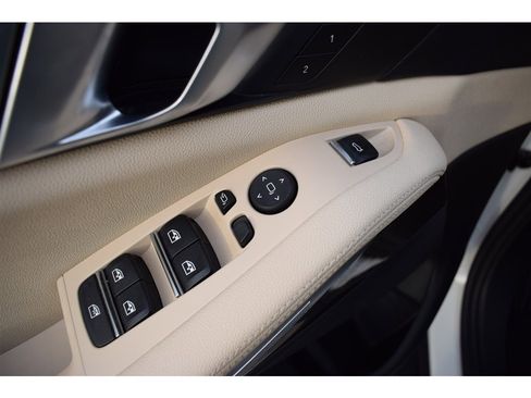 Used 2020 BMW X5 xDrive40i w/ Premium Package image 22