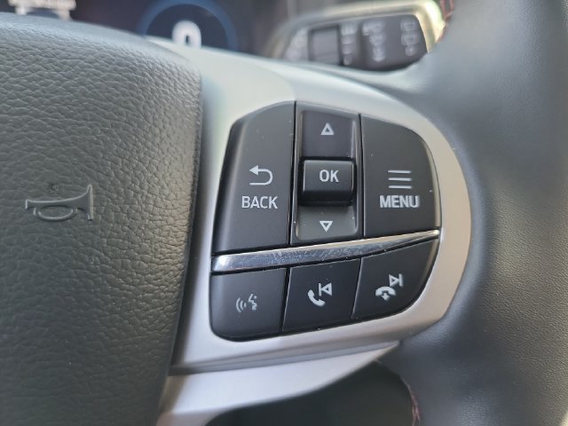 Used 2026 Ford Explorer Active w/ Active Comfort Package RWD image 5