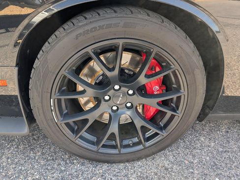 Used 2015 Dodge Challenger SRT Hellcat RWD image 24
