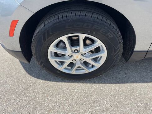 Used 2024 Chevrolet Equinox LT AWD/4WD image 8