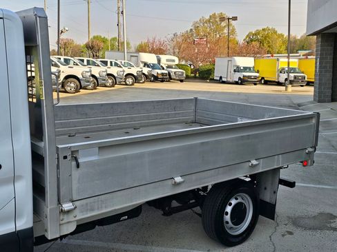 Used 2019 Ford Transit 250 138 RWD image 11