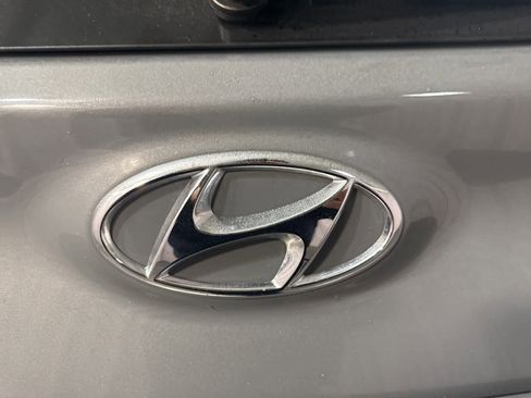 Used 2023 Hyundai Kona SE w/ Cargo Package image 12