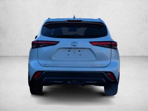 Used 2021 Toyota Highlander Limited image 7