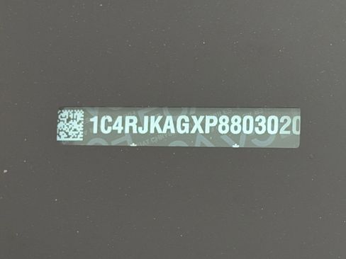 Used 2023 Jeep Grand Cherokee L Laredo image 21