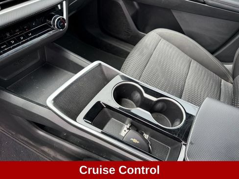 Used 2025 Chevrolet Equinox LT w/ Safety and Technology Package AWD/4WD image 17
