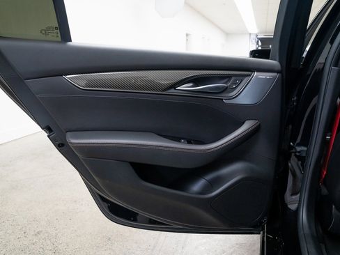 Used 2022 Cadillac CT5 V w/ LPO, ONYX Package image 22