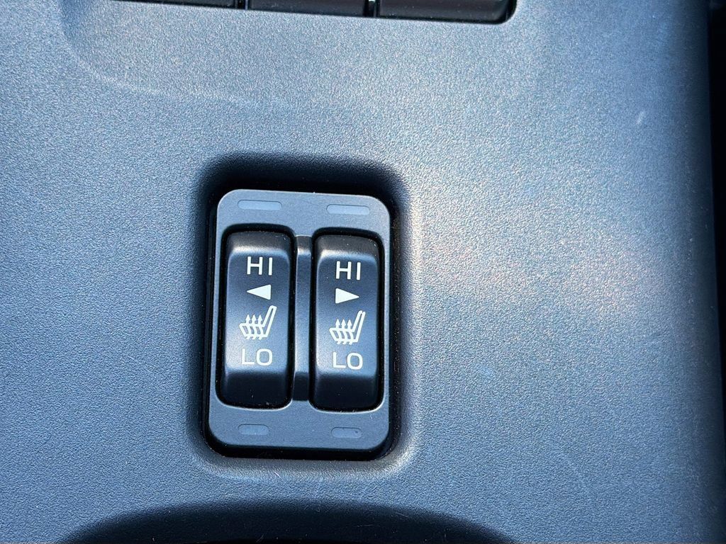 Used 2025 Toyota GR86 Premium w/ ALL Weather Mat Package (TMS) RWD image 19