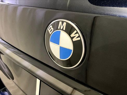 Certified 2025 BMW X7 M60i AWD/4WD image 32