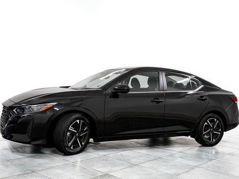 Used 2024 Nissan Sentra SV FWD image 4
