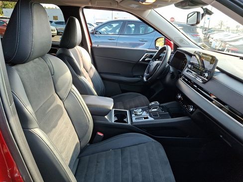 Used 2023 Mitsubishi Outlander SE image 12