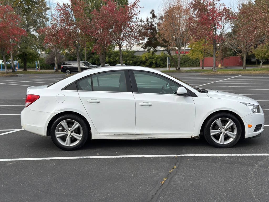 Used 2013 Chevrolet Cruze LT FWD image 2