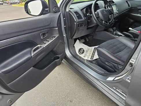 Used 2024 Mitsubishi Outlander Sport SE image 23