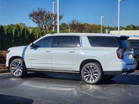 New 2026 Chevrolet Suburban High Country image 10