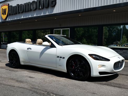 Used 2015 Maserati GranTurismo Convertible image 2