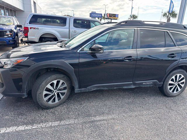 Used 2025 Subaru Outback Premium AWD/4WD image 9