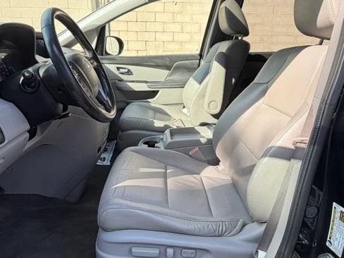 Used 2014 Honda Odyssey Touring image 19