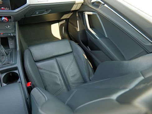 Certified 2023 Audi Q3 2.0T Premium w/ Black Optic Sport Package image 31