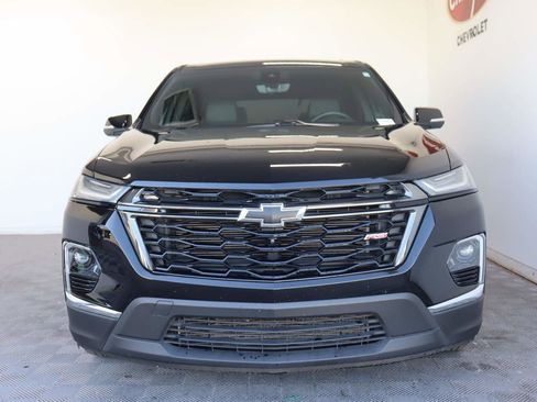 Used 2023 Chevrolet Traverse RS FWD image 2