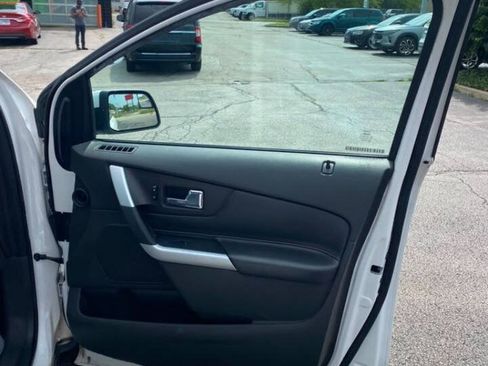 Used 2013 Ford Edge SEL FWD image 16