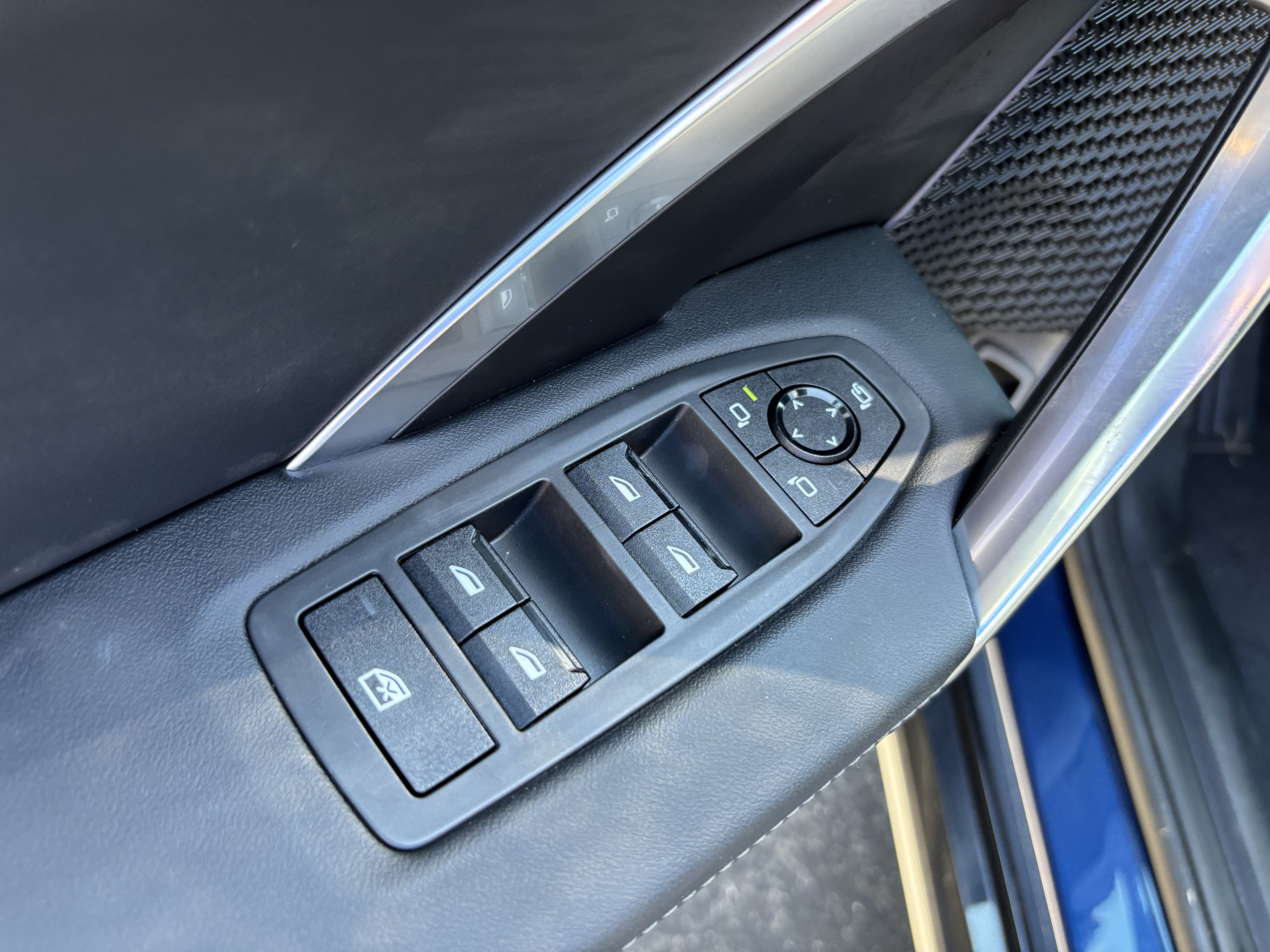 Certified 2025 BMW X1 xDrive28i AWD/4WD image 15