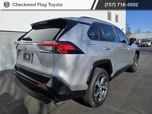 Used 2021 Toyota RAV4 SE image 7