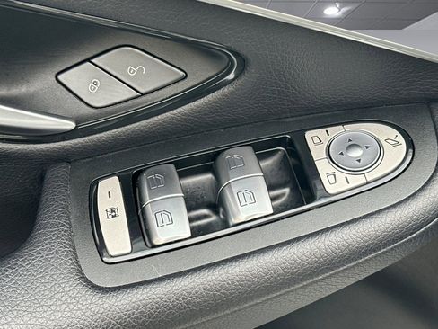 Used 2023 Mercedes-Benz GLC 300 4MATIC Coupe image 12