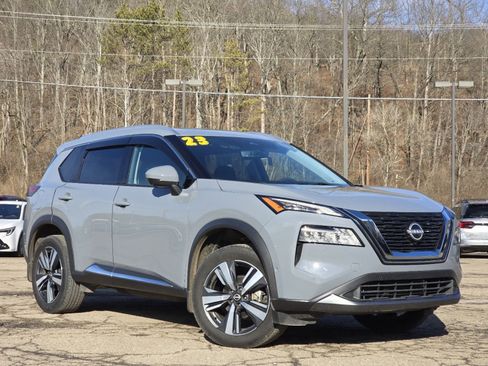 Used 2023 Nissan Rogue SL w/ SL Premium Package image 2