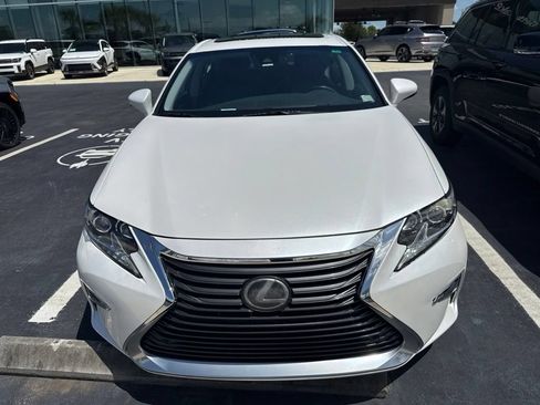 Used 2018 Lexus ES 350 w/ Luxury Package w/Wood Trim FWD image 2
