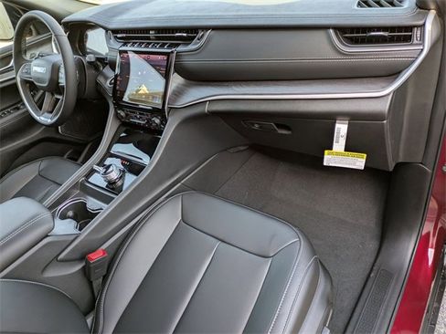 New 2025 Jeep Grand Cherokee L Limited w/ Black Appearance Package image 31