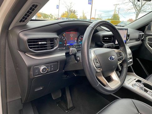 Certified 2022 Ford Explorer XLT w/ Equipment Group 202A image 31