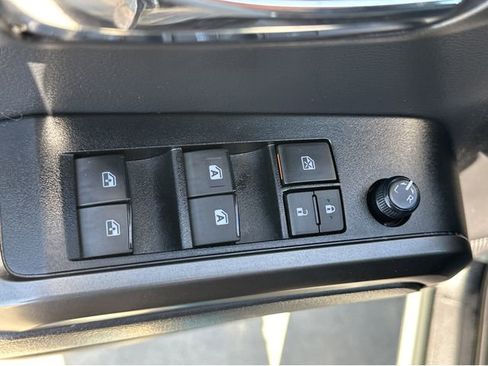 Used 2022 Toyota Tacoma TRD Off-Road w/ Technology Package AWD/4WD image 39