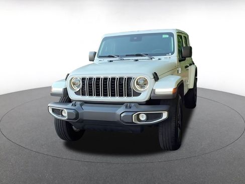Used 2025 Jeep Wrangler Unlimited Sahara AWD/4WD image 7