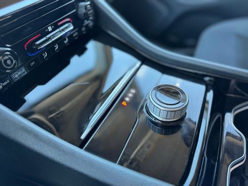 Used 2023 Jeep Grand Cherokee Laredo image 20