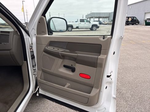 Used 2008 Dodge Ram 1500 Truck ST image 17