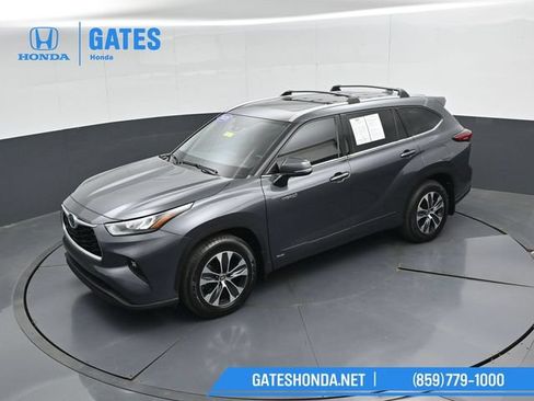 Used 2020 Toyota Highlander XLE AWD/4WD image 52