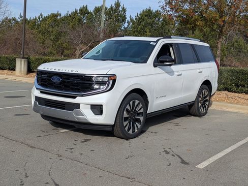 New 2025 Ford Expedition Platinum w/ Driver's Package image 8