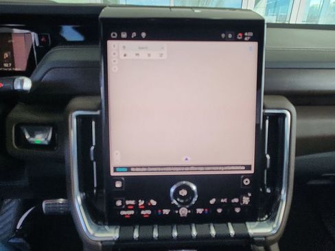 Certified 2025 GMC Yukon Denali Ultimate AWD/4WD image 14