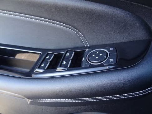 Used 2020 Ford Edge Titanium image 16