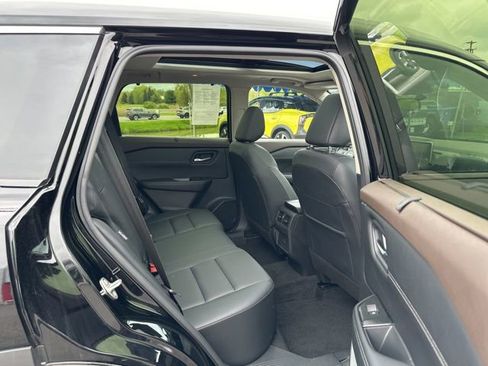 Certified 2023 Nissan Rogue SV w/ SV Premium B Package AWD/4WD image 19